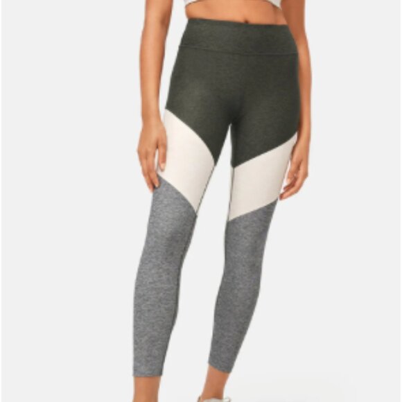 OUTDOOR VOICES | Springs 7/8 Legging Tea Tree/Oatmeal/Ash M - Picture 2 of 7